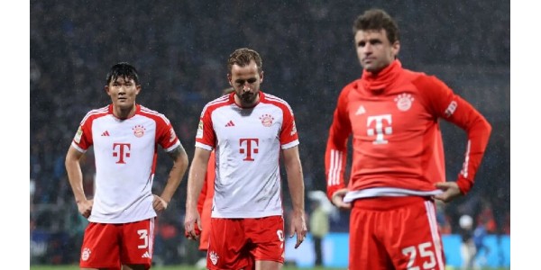 FC Bayern München tapte tre kamper på rad i alle konkurranser for første gang denne sesongen